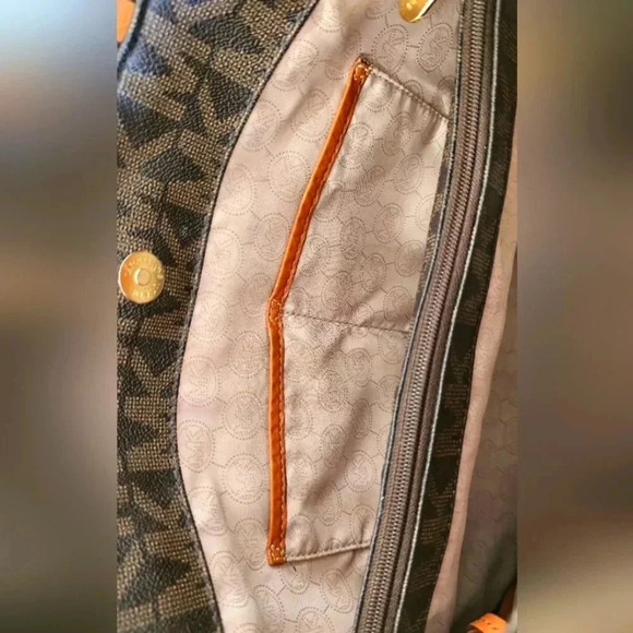 Michael Kors Signature Monogram Large Harper Tote - Picture 8 of 12